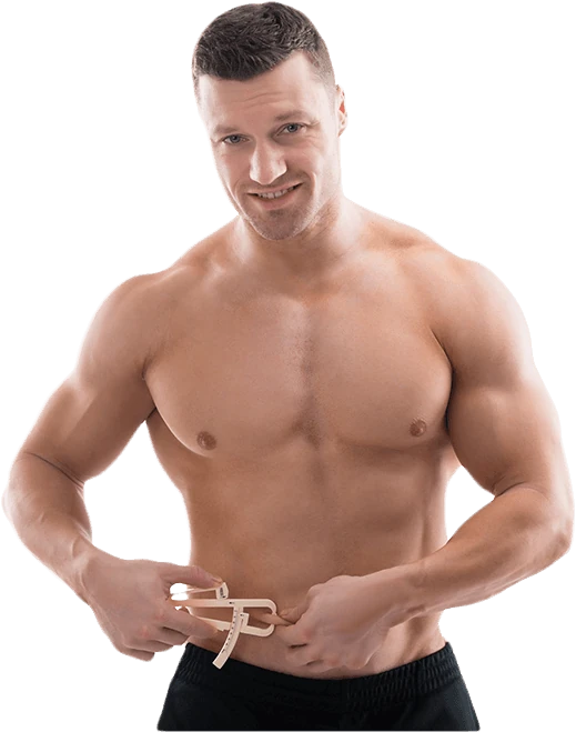 Uomo con muscoli definiti, risultato dell'uso di Fast Burn Extreme e attività fisica